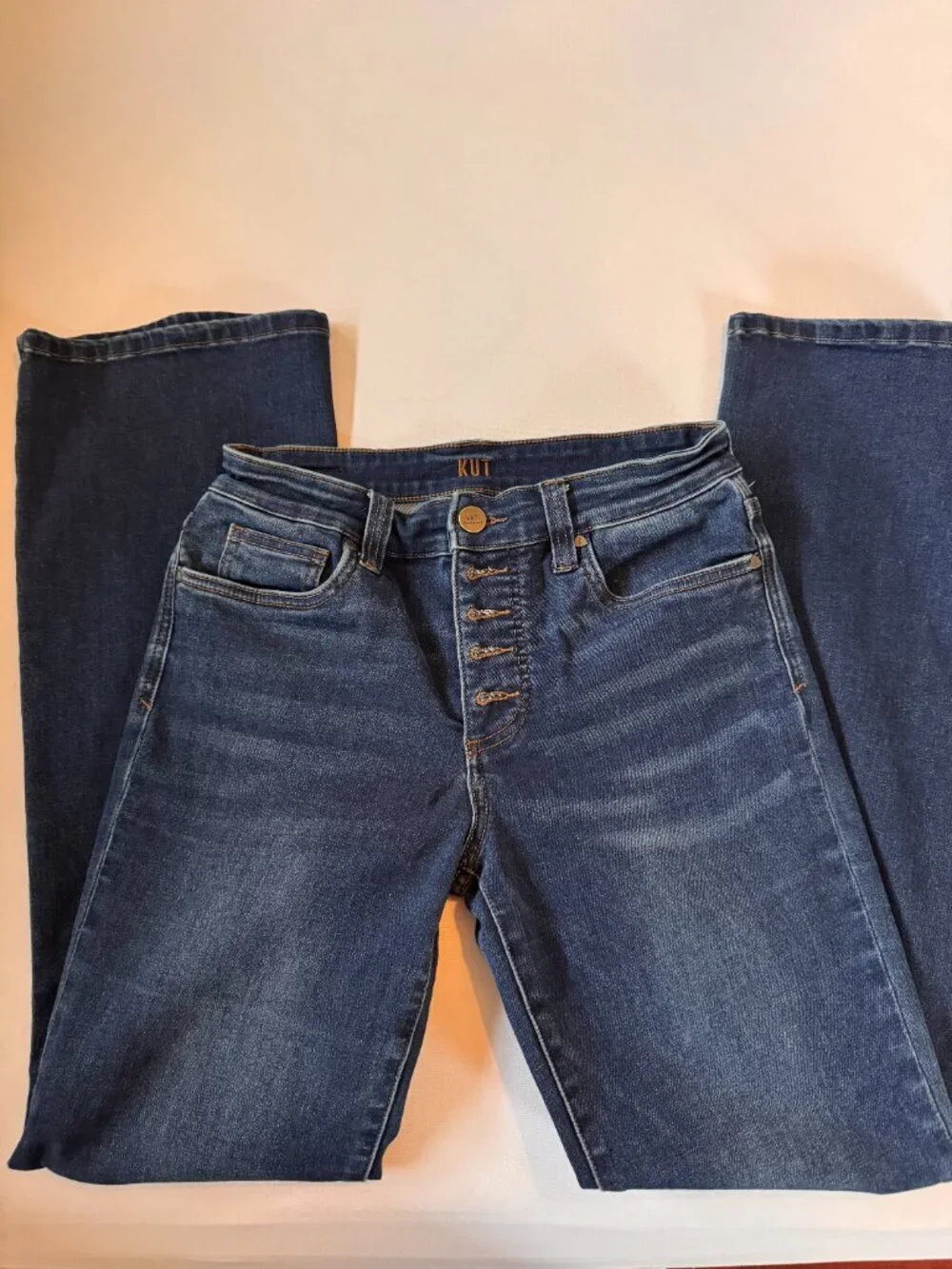 Flattering! Kut from the Kloth Fab Ab Baby Bootcut Jeans — Size 6